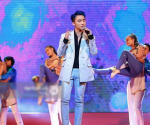 Sơn Tùng khiến fan "phát sốt" khi tham gia đêm nhạc từ thiện