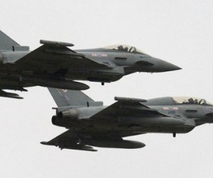 Tiêm kích Su-30MKI Ấn Độ thắng áp đảo Typhoon của Anh?