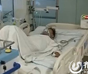 Không chịu nổi áp lực chăm sóc bố, bé 11 tuổi uống thuốc động kinh tự tử