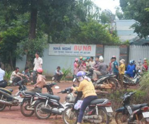 Tỉnh dậy trong nhà nghỉ, phát hiện bạn trai đã tử vong