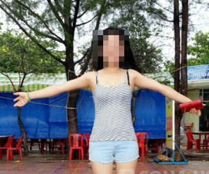 2 thiếu nữ giành nhau lấy "chồng ngoại"... U70
