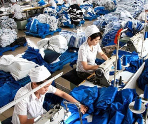 Ai được, ai mất khi Nhân dân tệ phá giá?