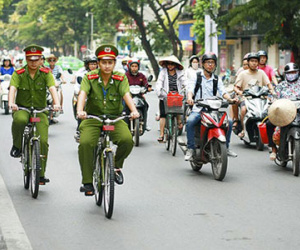 Cảnh sát Hà Nội đi tuần tra bằng xe đạp đặc chủng
