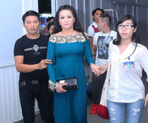 Như Quỳnh được bảo vệ kỹ khi đi xem ca nhạc