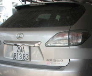 5 xe Lexus “phơi sương” gần ba năm ở cảng Tiên Sa