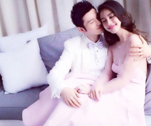 Huỳnh Hiểu Minh tặng bố mẹ vợ gần 200 tỉ trước ngày cưới