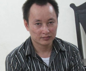 Ngồi tù sau khi câu kéo hàng chục cô gái khoe thân trên mạng