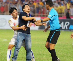 3 trọng tài FIFA quốc tế sẽ cầm còi ở V.League