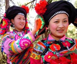Lễ hội sờ ngực phụ nữ trong tháng cô hồn