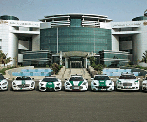 10 siêu xe đáng thèm muốn của cảnh sát Dubai năm 2015