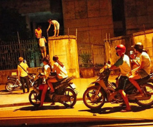 Thanh niên rộ phong trào khám phá “nhà ma” 300 Kim Mã