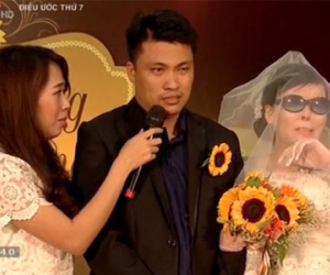 Đám cưới của vợ chồng nghèo làm nhiều người rơi nước mắt
