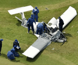 Máy bay Nhật rơi xuống sân golf, 2 người thiệt mạng
