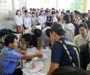 Phụ huynh, thí sinh thuê trọ "trực chiến" ngày nước rút