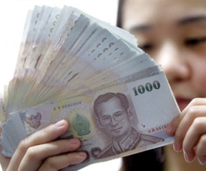Chứng khoán giảm, baht Thái xuống đáy 6 năm vì vụ nổ Bangkok