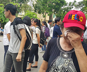 Bi hài ngày cuối cùng nộp hồ sơ xét tuyển