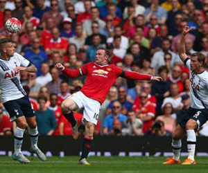 M.U toàn thắng, nhưng Rooney bị Van Gaal "hại đời"