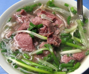 Thịt bò tái: Vì sao nên đoạn tuyệt?