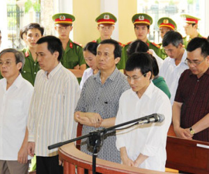 Viện kiểm sát đề nghị tăng án 22 nguyên cán bộ ngân hàng
