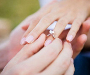 Chồng mang nhẫn cưới của tôi cho bồ, tôi phải làm sao?