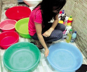 Vợ chồng giận nhau cả tuần vì thiếu nước sạch