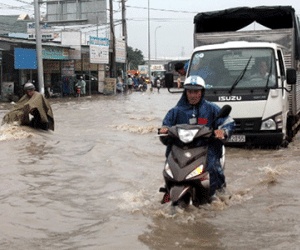 Mưa lớn, nhiều tuyến đường Biên Hòa mênh mông sông nước