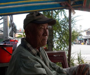 Lạ kỳ chuyện kiêng tắm 3 năm để thể hiện… tình yêu!