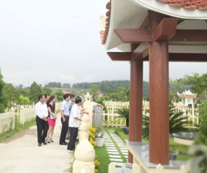 Tháng “cô hồn”: Mua đất nghĩa trang, phần mộ làm… quà tặng cho người thân