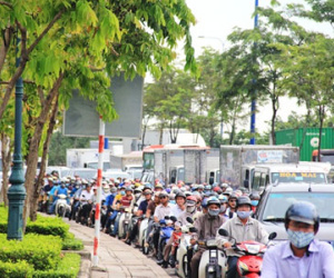 Ùn tắc 10 tiếng đồng hồ tại tuyến đường vào cảng Cát Lái