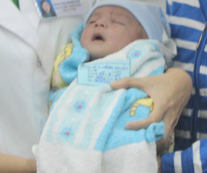 Bé 11 ngày tuổi bị đâm hồi phục hoàn toàn, sắp xuất viện