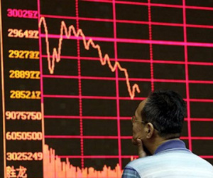 Chứng khoán sụp, Bắc Kinh bế tắc và "chạy làng"