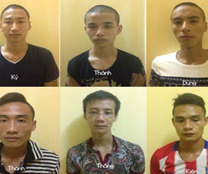 Đạp thiếu nữ xuống mương nước, cướp xe máy