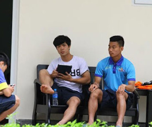 Cầu thủ HAGL bị cấm trại, không sử dụng điện thoại