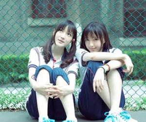 Cặp song sinh bất ngờ đỗ đại học với số điểm bằng nhau
