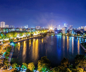 Khoảnh khắc Hà Nội khác lạ về đêm