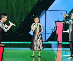 Tiểu Thùy Chi gây xúc động khi hát "Cõng mẹ đi chơi"