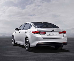 Đối thủ của Toyota Camry hé lộ phiên bản mới