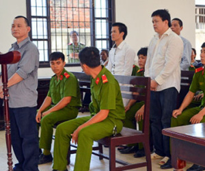 Lừa bán thiên thạch, 7 bị cáo lĩnh hơn 95 năm tù