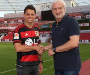 Chicharito chia tay M.U sau 5 năm