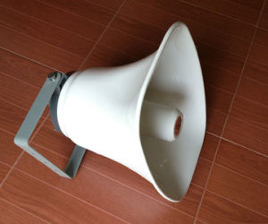Tử vong vì bị loa phát thanh của bệnh viện rơi trúng đầu