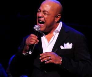 Huỷ buổi diễn của Peabo Bryson tại TP HCM