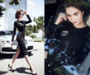 Ngọc Trinh đẹp hút hồn bên xế hộp 12 tỷ