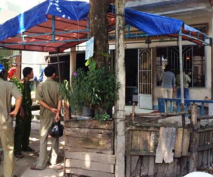 Anh đâm chết em bằng một nhát kéo