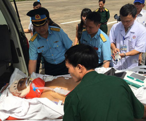 Dùng trực thăng cấp cứu bệnh nhân giập não nguy kịch