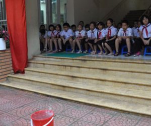 Khai giảng ra sao nếu trời mưa?