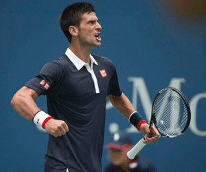 Djokovic vào vòng bốn, bắt đầu lộ sai sót