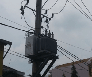 Nổ trạm biến áp cao thế, người dân bạt vía bỏ chạy