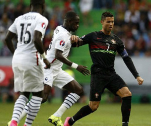 Ronaldo tịt ngòi, Bồ Đào Nha thua Pháp ngay trên sân nhà