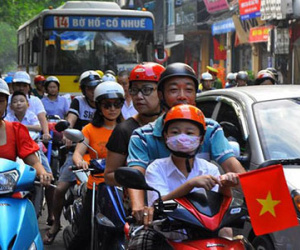Ùn ứ trước cổng trường ngày khai giảng