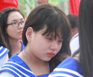 Xúc động nữ sinh 12 kể về mẹ khiến cả trường rớt nước mắt